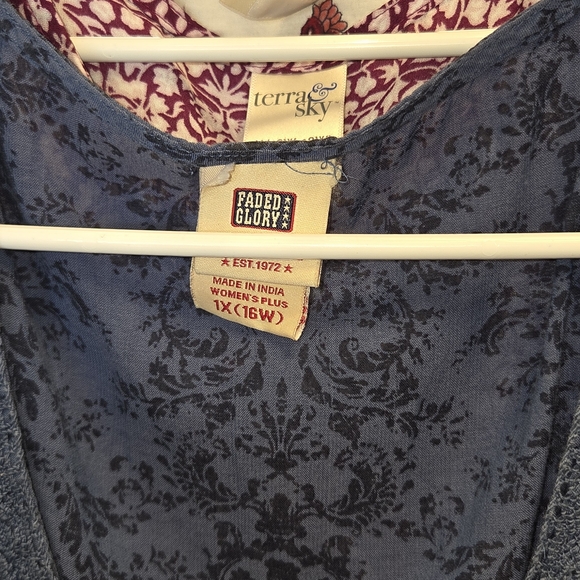 Floral Top Bundle - Picture 2 of 6